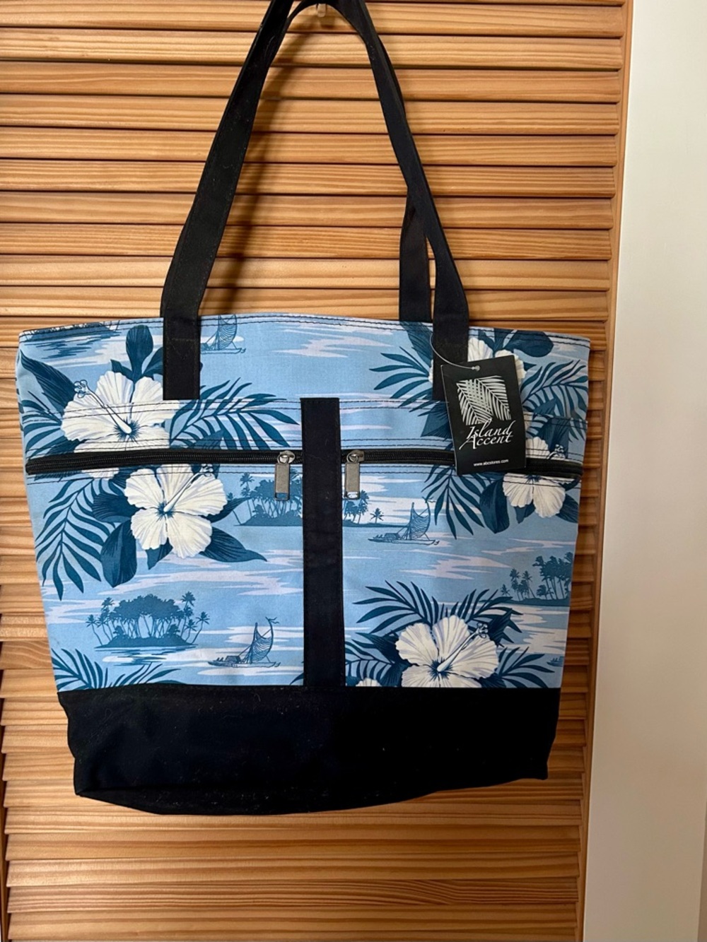 Blue Hawaiian Island Accent NWT